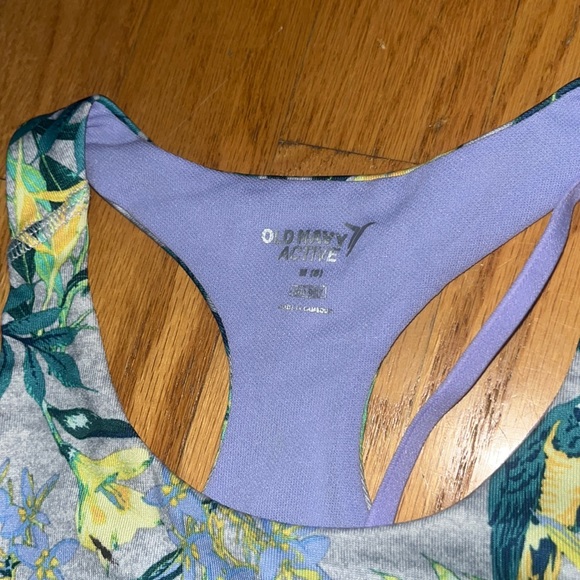 Selling kids sports bra from old navy! - Picture 2 of 3
